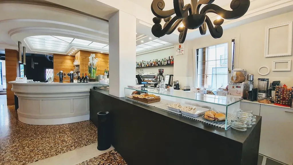 Caffè Centrale restaurant in Breganze