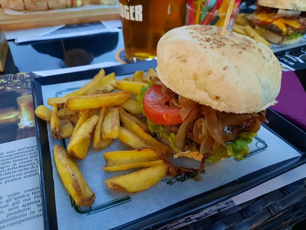 Gero's Pub_Brogliano_slider_image_3