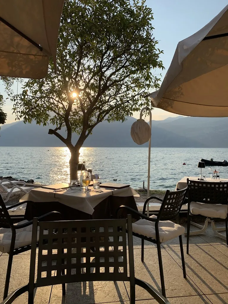 La Zattera Sul Lago_Brenzone_slider_image_1