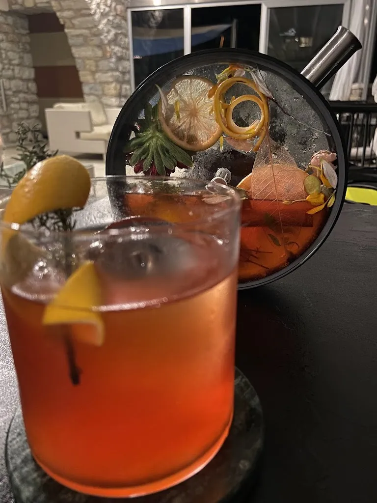 Michele Canalia_Cocktail Bar & Bistrot - Al Vas_Brenzone_review