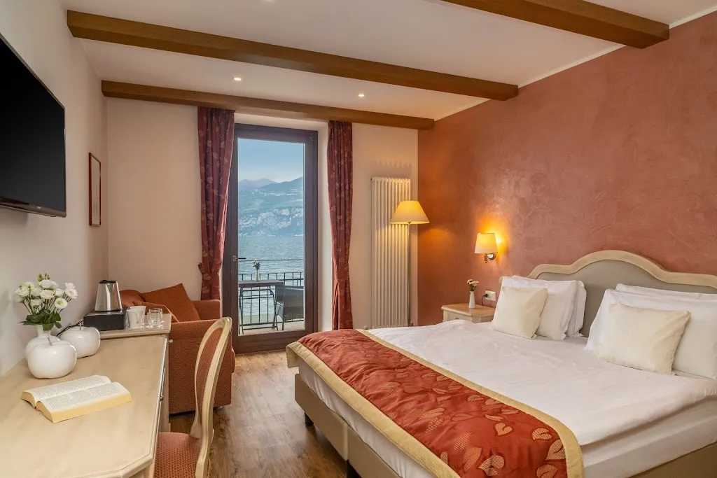 Lake Front Hotel Brenzone_Brenzone_slider_image_3