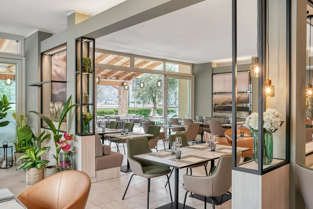 June Beach Restaurant & Bar restaurant in Brenzone