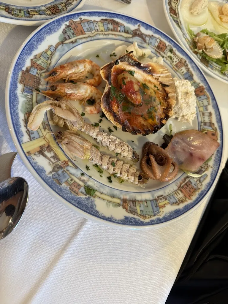 Mary N_Trattoria Al Gatto Nero_Burano_review