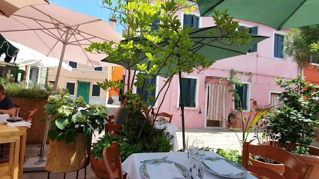 Trattoria Al Gatto Nero_Burano_slider_image_2