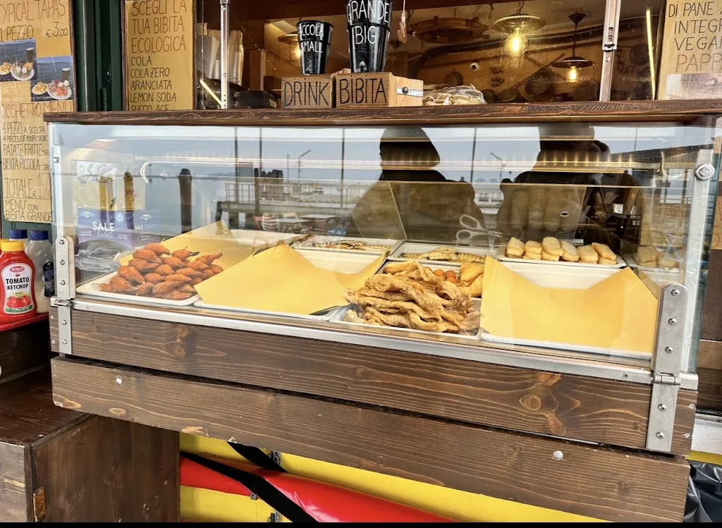 David Peter Fernandes_Fritto misto_Burano_recensione