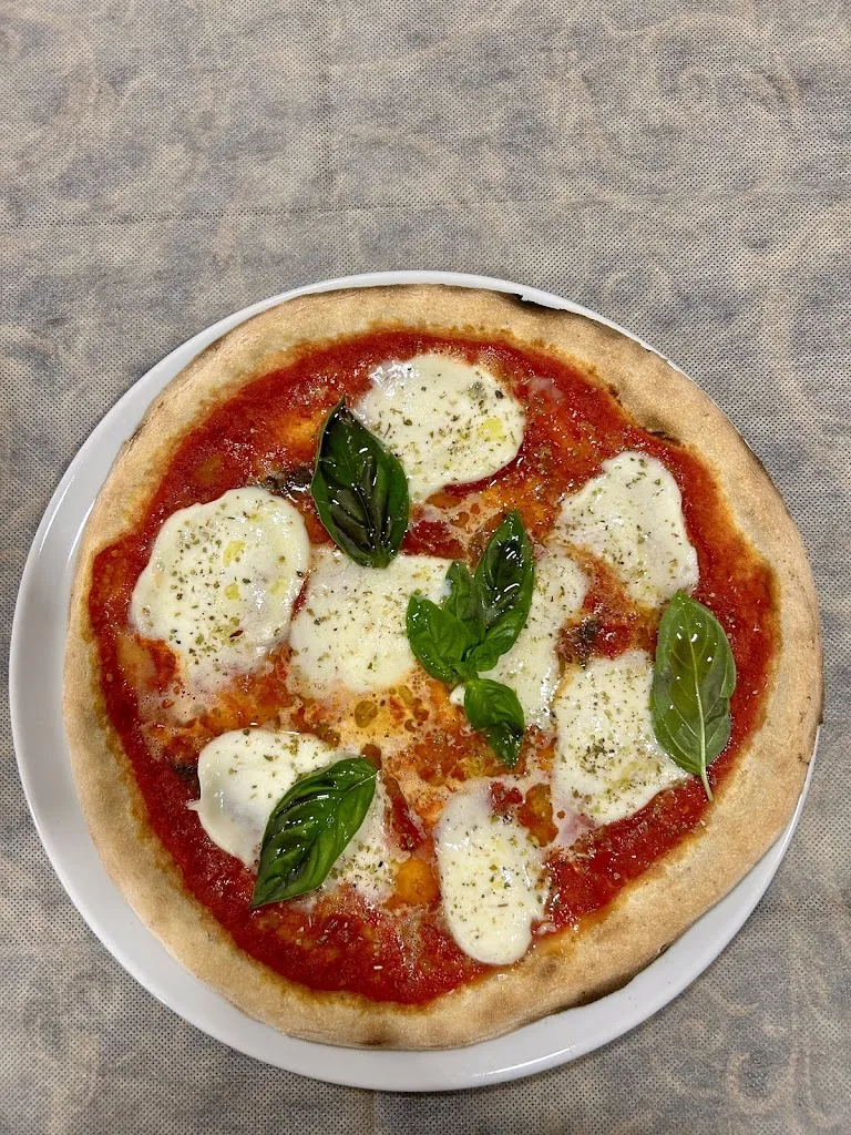 Bar Pizzeria C.V. 2 restaurant in Brognoligo-Costalunga