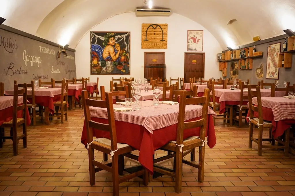 Enoteca Di Monteforte restaurant in Brognoligo-Costalunga