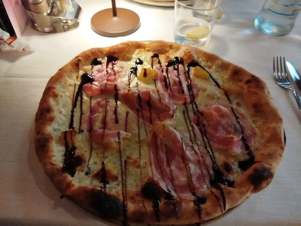 Gabry Pizzeria & Ristorante_Brognoligo-Costalunga_slider_image_3