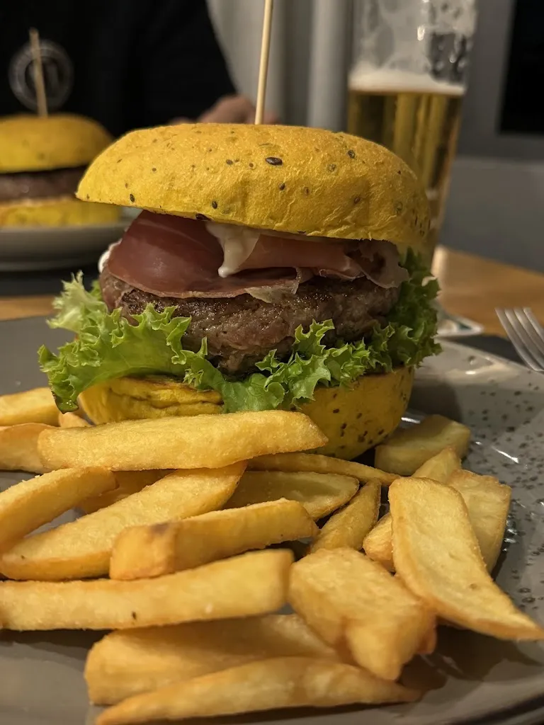 Hops Pub_Caerano di San Marco_slider_image_3