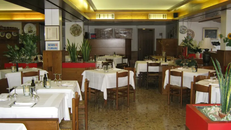 Hotel Corone restaurant in Caerano di San Marco