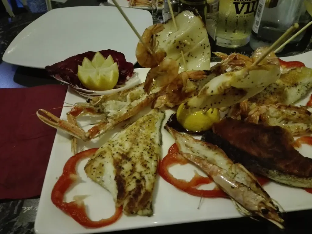 Bar Ristorante Pizzeria La Rotonda_Caerano di San Marco_slider_image_2