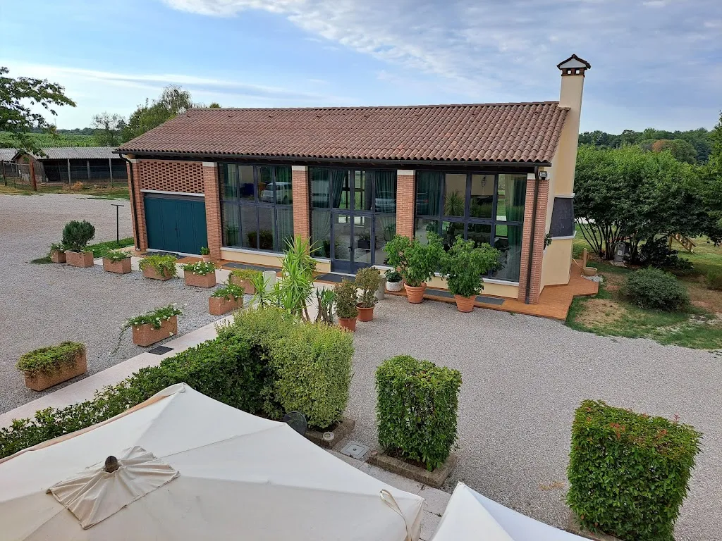 Agriturismo alle Rive restaurant in Caerano di San Marco