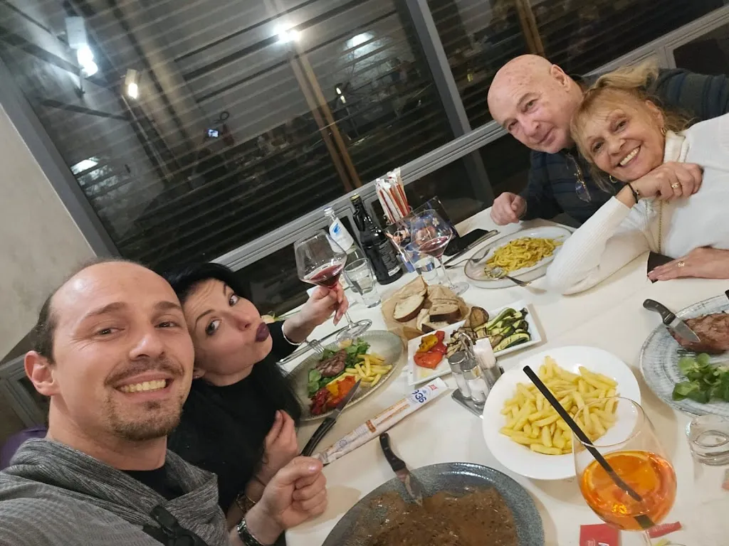 Emi Velkova_Ristorante Pizzeria La Cascina_Bussolengo_recensione