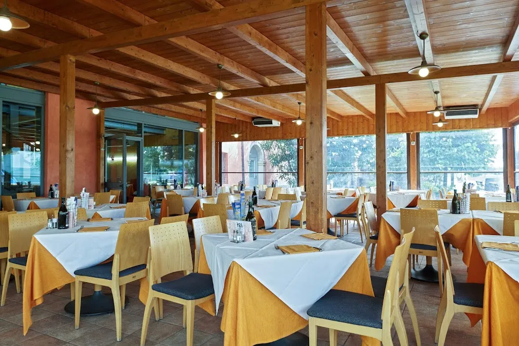 Ristorante Pizzeria La Cascina restaurant in Bussolengo