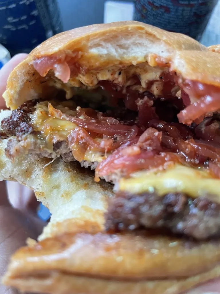 Menu_OVERSIZE BURGERS & FRIES_Bussolengo_image_3