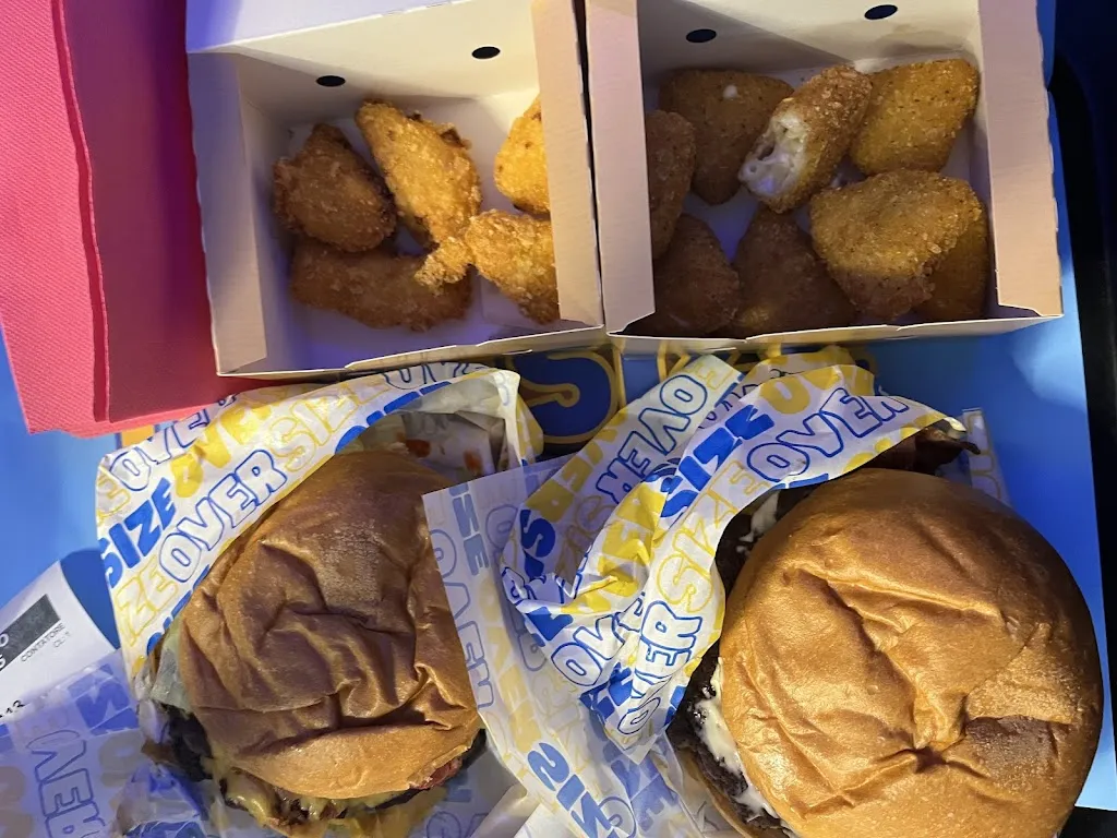 OVERSIZE BURGERS & FRIES_Bussolengo_slider_image_2