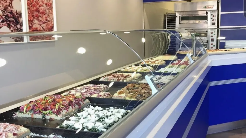 Pizzeria Al Taglio Al Goloso Sas Di Gambinotti_Bussolengo_slider_image_1