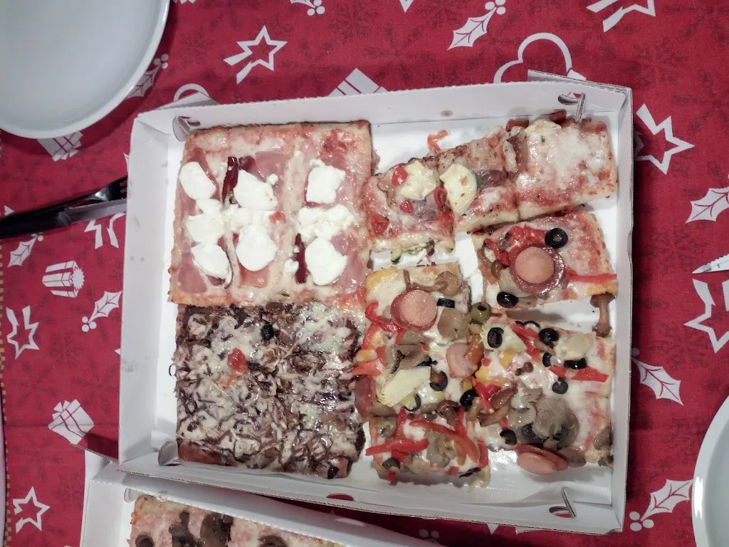 Pizzeria Al Taglio Al Goloso Sas Di Gambinotti_Bussolengo_slider_image_3