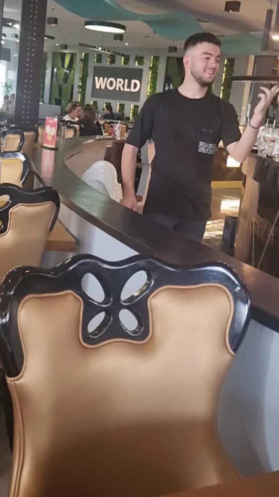 World Restaurant_Caldierino-Rota_slider_image_2