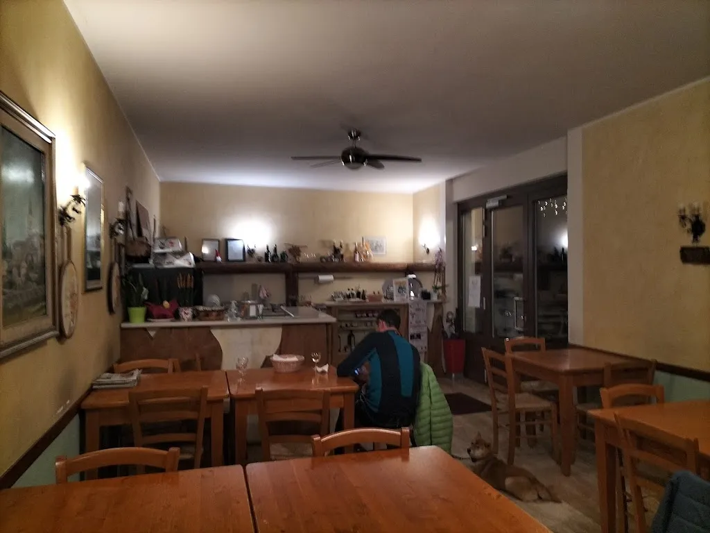 Agriturismo Belvedere restaurant in Calmasino