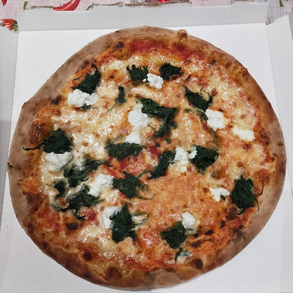 Laura Giardino_Pizzeria D'Asporto La Pizza del Cuore_Caldogno-Rettorgole-Cresole_review