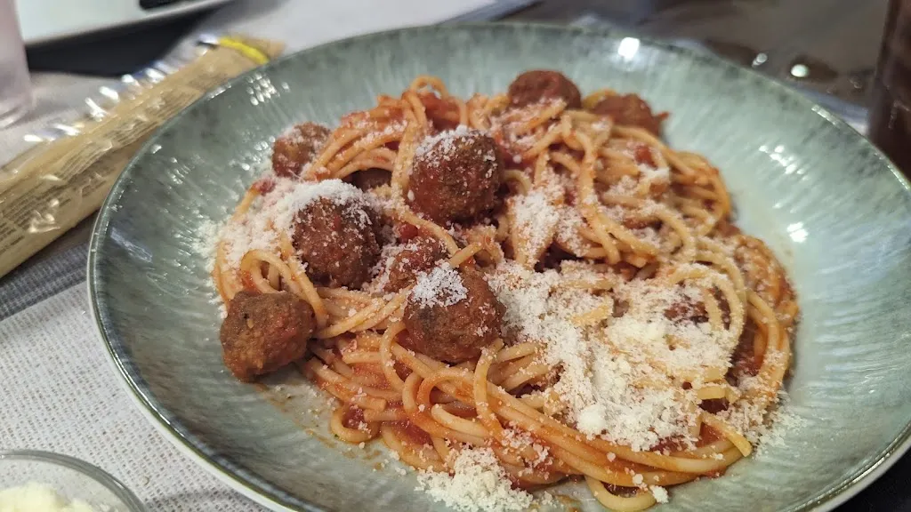 H P London_Ristorante Pizzeria 