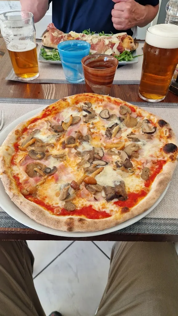 Jiri Prchal_Ristorante Pizzeria 
