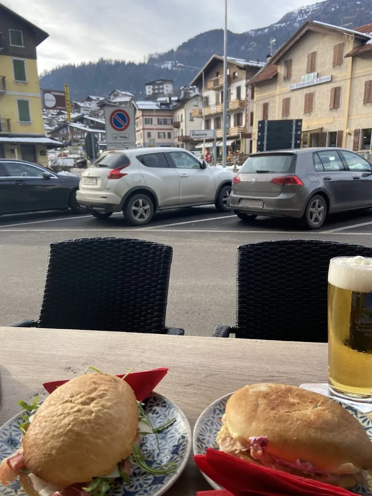 Hương Nguyễn Mai_JUNGLE BAR_Calalzo di Cadore_review