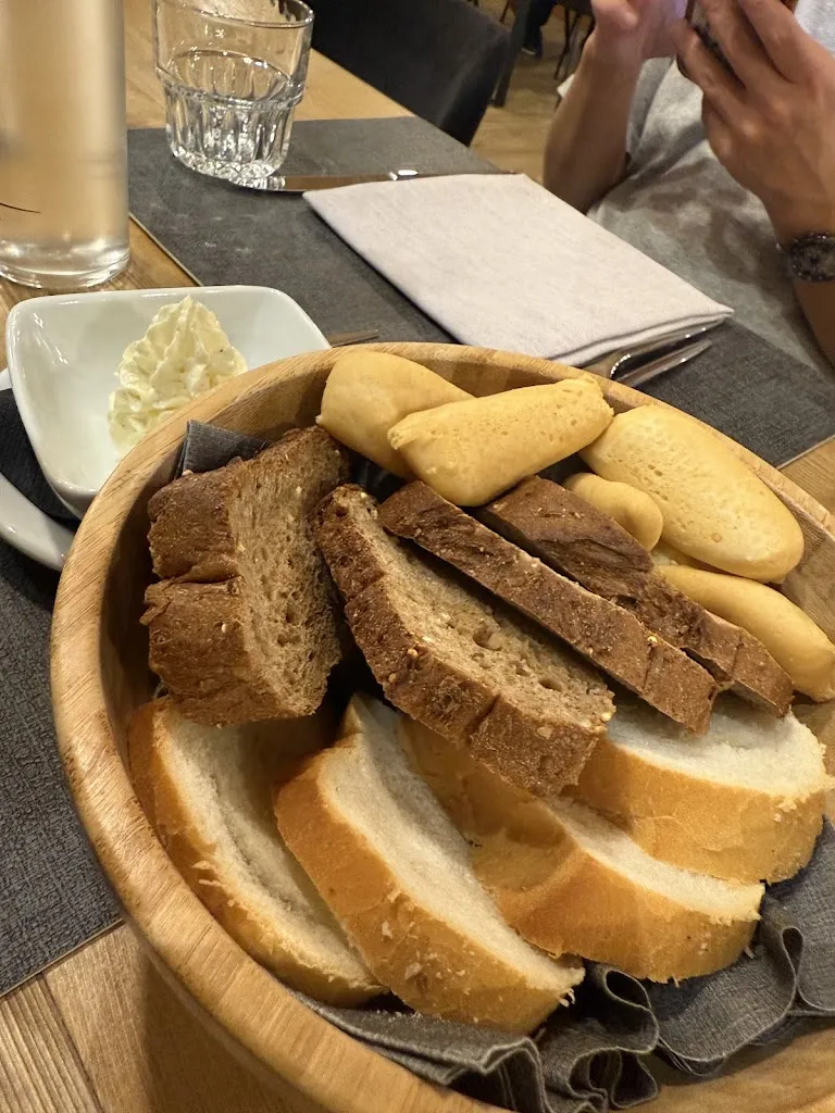 Ratcharee Hothanyaroj_Giallo Dolomiti Ristorante_Calalzo di Cadore_review