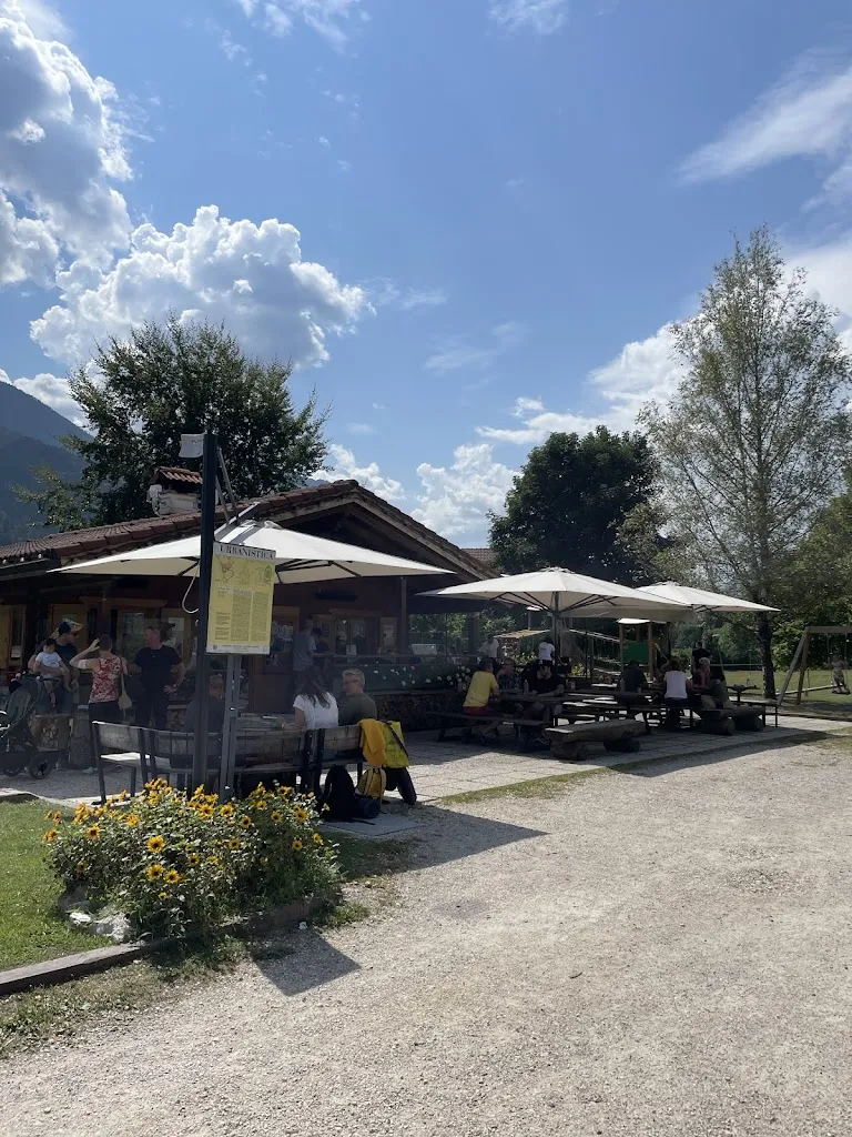 Taylor Manett_Bar La Casetta di Riva Lisa_Calalzo di Cadore_review