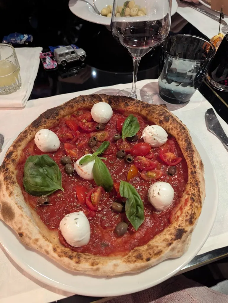 Bruce Straughen_Maccabei La Pizzeria_Camisano Vicentino_review