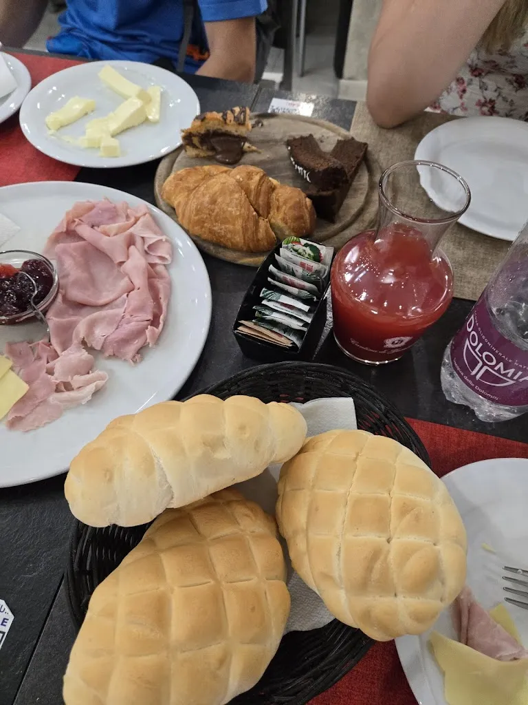 Ramona Bugnar_Colors_Campalto_review