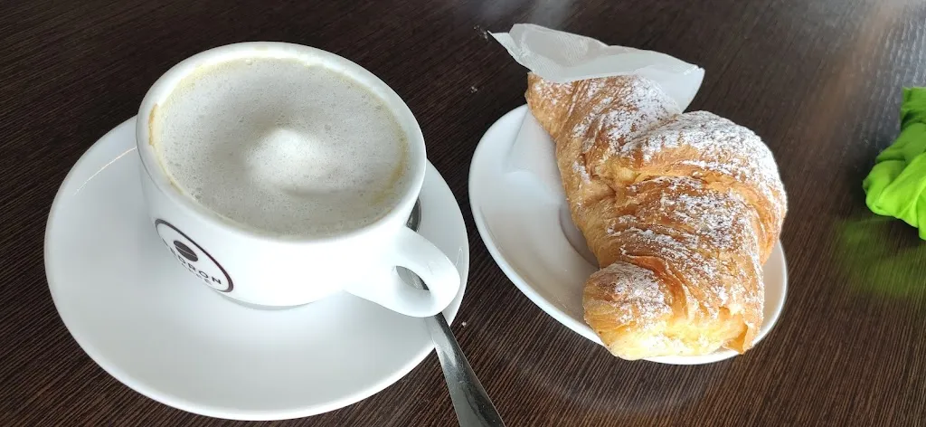 Stefano Toniolo_Bar Manu 🍔_Campo San Martino_review