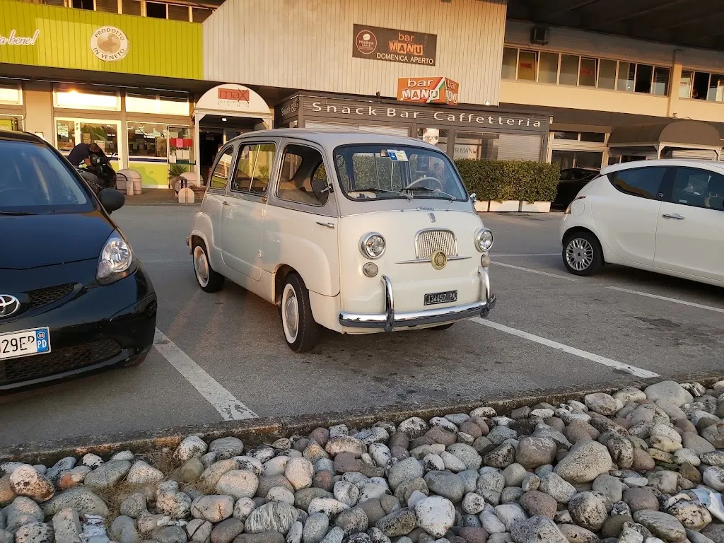 Bar Manu 🍔_Campo San Martino_slider_image_2