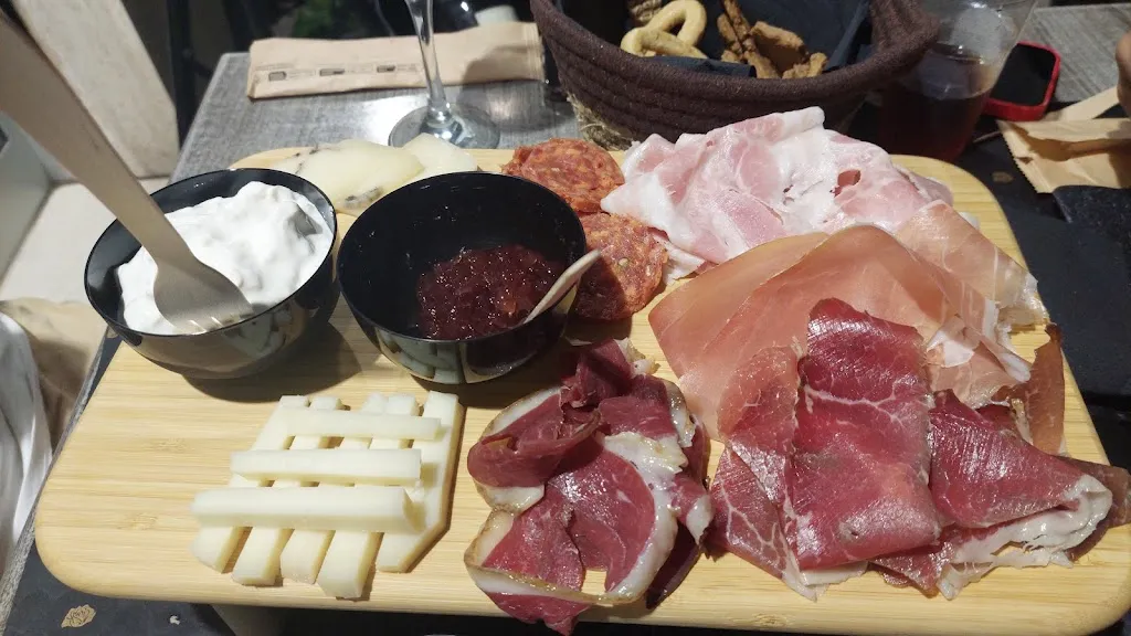 A mè mì - Stuzzica e bevi_Ostuni_slider_image_2