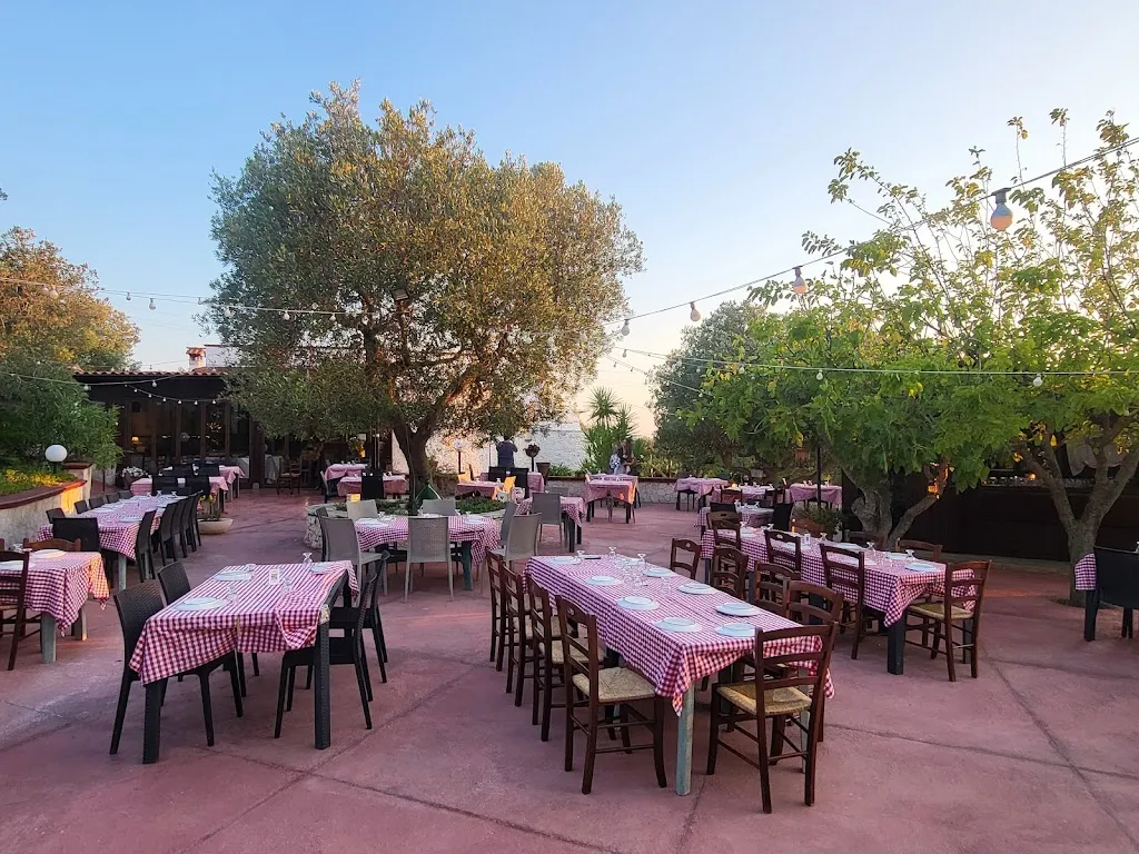 Il Trullo Dell'angelo restaurant in Ostuni