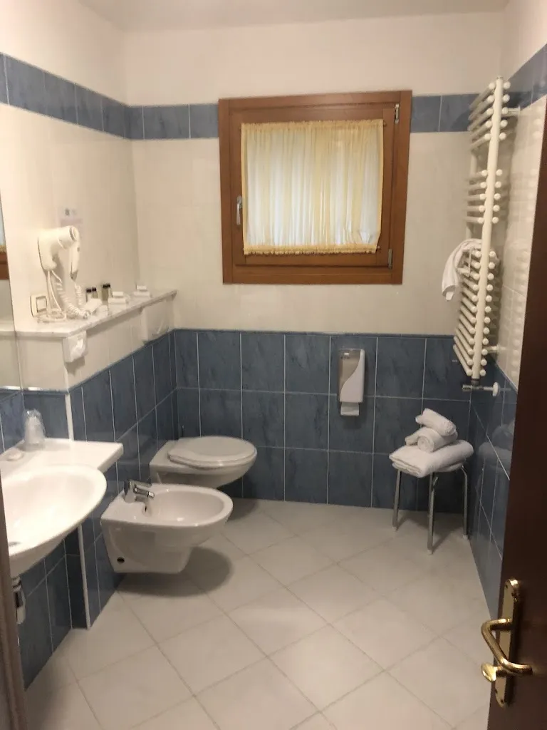 John Sealey_Hotel Canova Sport & Relax_Caniezza_review