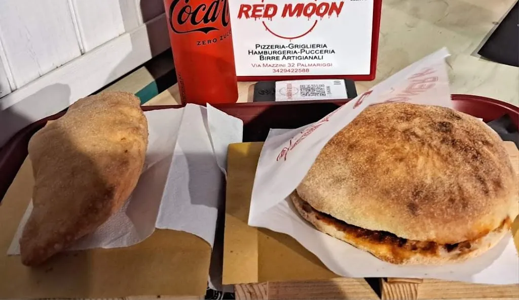 Red Moon Pizzeria Paninoteca Griglieria Friggitoria_Palmariggi_slider_image_2