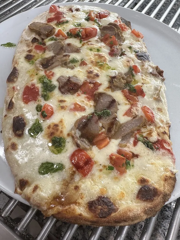 Bar Roma Pinsa e sapori. Pinse pizze hamburger club sandwich_Casale sul Sile_slider_image_2