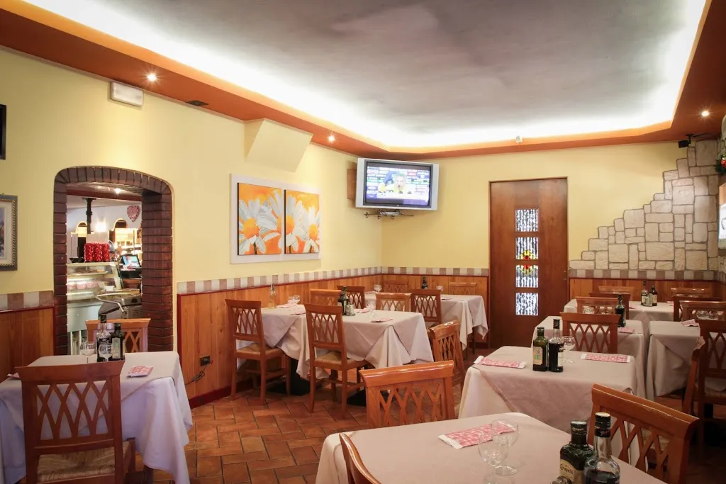 Bar Roma Pinsa e sapori. Pinse pizze hamburger club sandwich_Casale sul Sile_slider_image_3