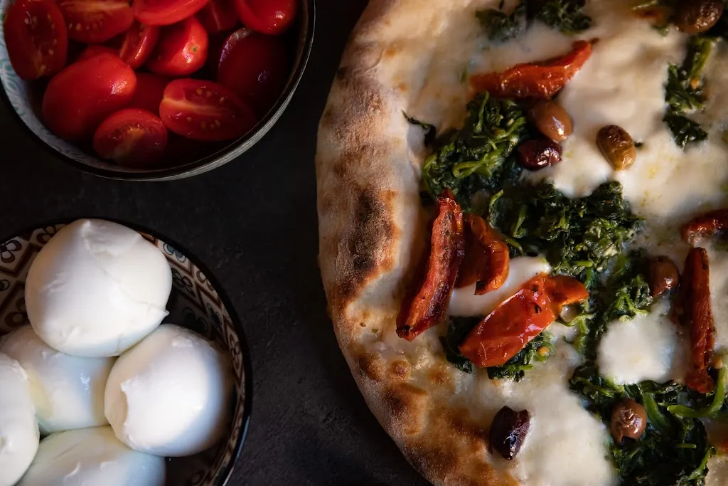 Ristorante Pizzeria Luna Rossa_Castagnaro_slider_image_3