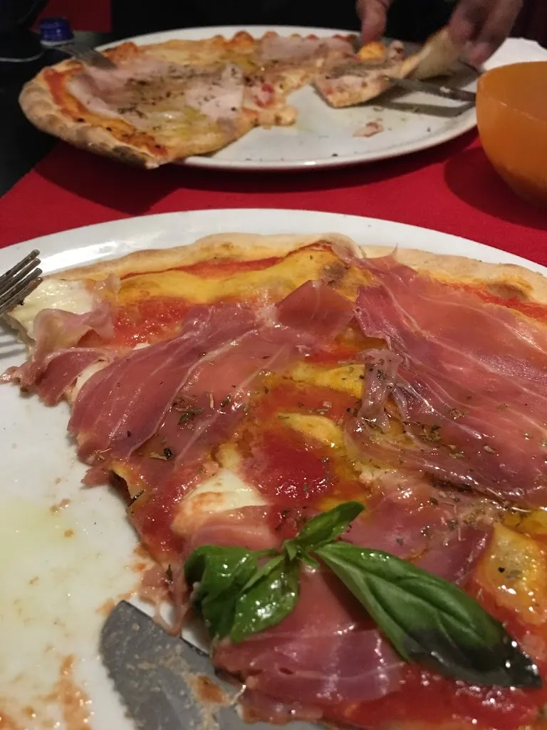 Jordan Mathis_Pizzeria Forlin_Cassola_review
