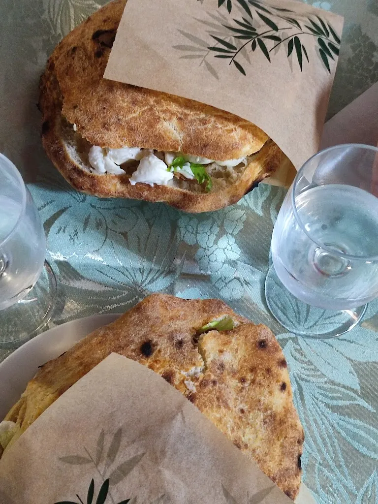 Giada Pasquinucci_Lo Scantinato_Palagiano_review