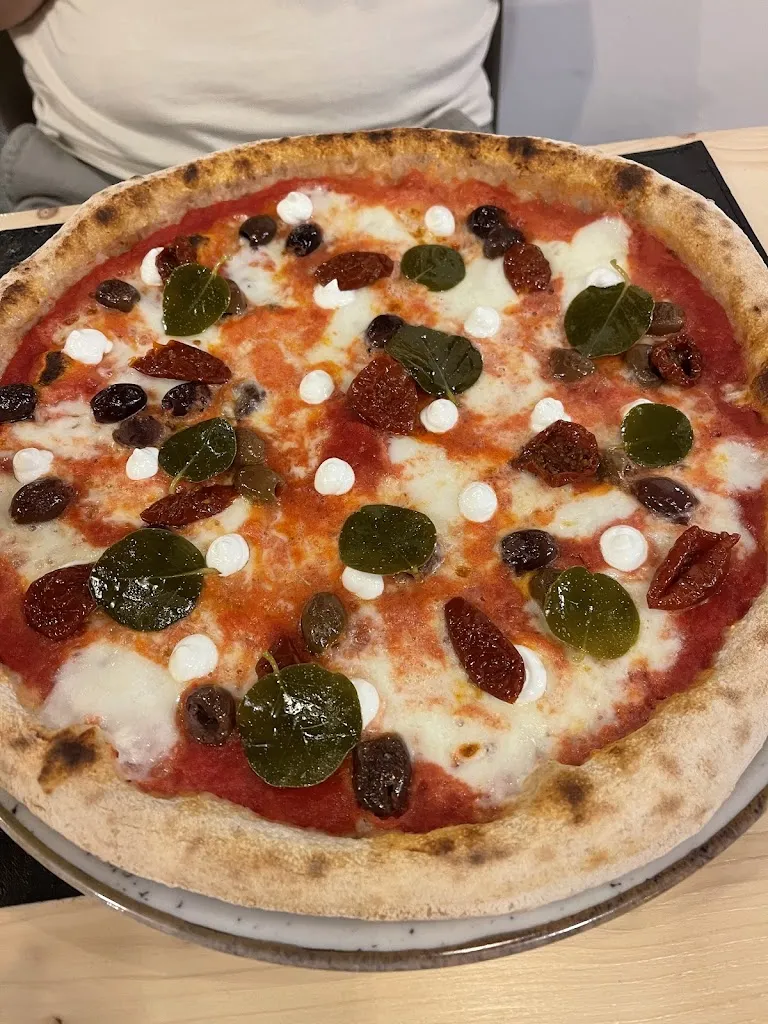 Victoria Sapon_Pizz'Aria_Cassola_review