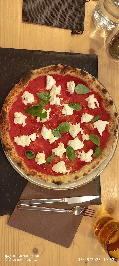 Pizz'Aria_Cassola_slider_image_3