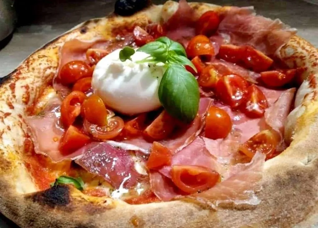 Pizzeria ristorante da Cuti_Cassola_slider_image_3