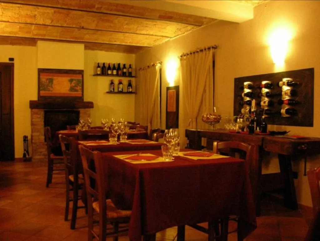 Osteria L'Oca Giuliva restaurant in Castagnole