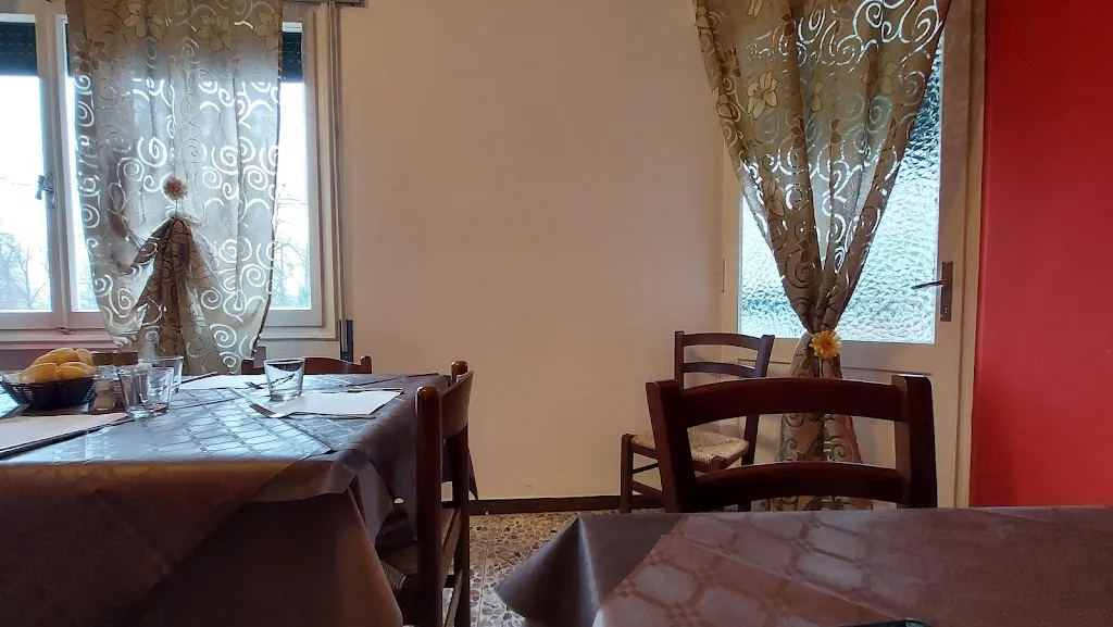 Osteria La Vacca restaurant in Castelguglielmo