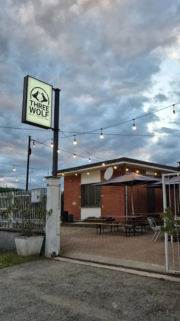 Pietro N_Three Wolf_Caselle_review