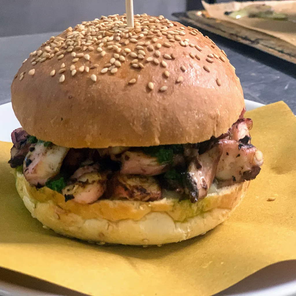 Three Wolf_Caselle_slider_image_3